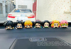 Personnages de Kamado Tanjirou assis, couchés, debout, ornements de modèle de voiture