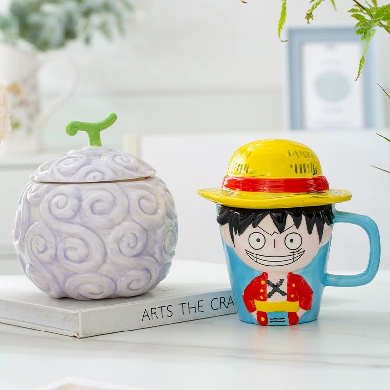 Tasse en céramique sur le thème de Luffy et cendrier en forme de Fruit du démon en caoutchouc