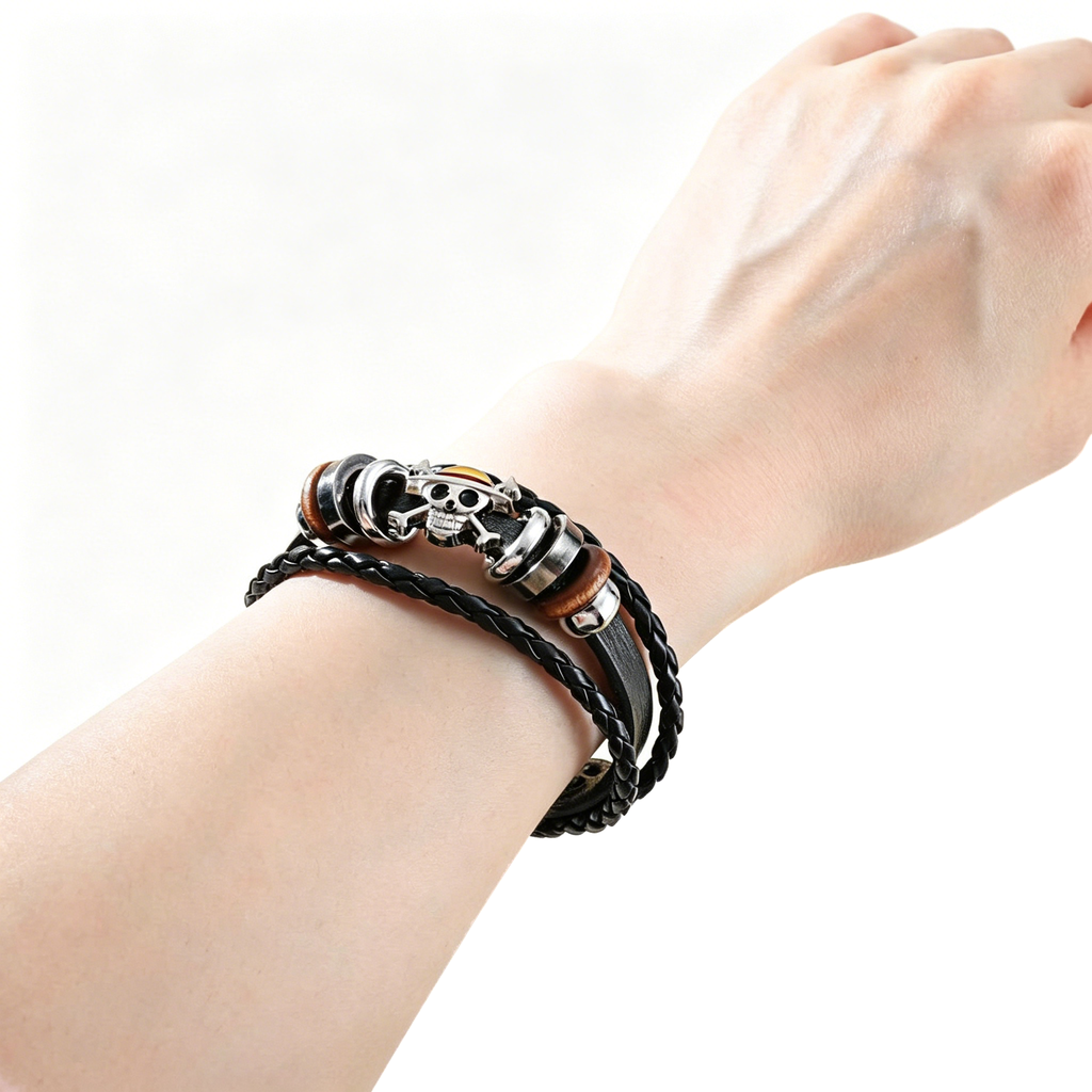 One Piece Monkey D. Luffy Ensemble de Bijoux 3 Pièces, Collier Affiche de Recherche + Bracelet Chapeau de Paille + Pin's Émaillé, Pack d'Accessoires de Collection Anime
