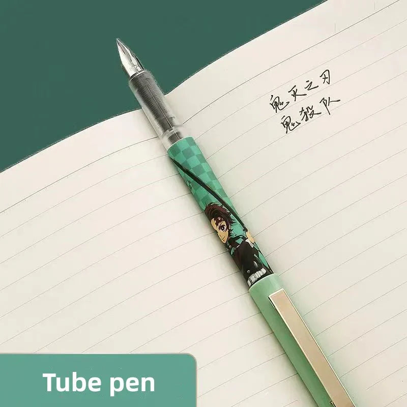 Coffret cadeau papeterie Tanjirou/Nezuko comprenant un stylo à bille et un carnet.