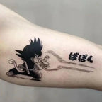 Les autocollants de tatouage semi-permanent au jus herbacé Son Goku sont durables et imperméables